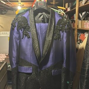 Elegant Black and Purple Men's Blazer